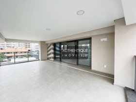 Apartamento com 4 Quartos à Venda, 246 m² em Itaim Bibi - São Paulo