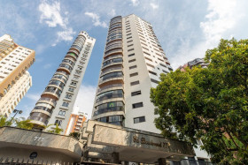 Apartamento com 3 Quartos à Venda, 190 m² em Moema - São Paulo