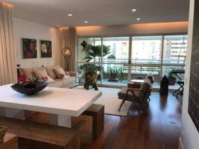 Apartamento com 4 Quartos à Venda, 265 m² em Moema - São Paulo