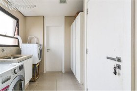 Apartamento com 2 Quartos à Venda, 276 m² em Campo Belo - São Paulo