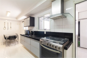Apartamento com 4 Quartos à Venda, 234 m² em Vila Nova Conceição - São Paulo