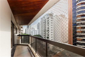 Apartamento com 3 Quartos à Venda, 158 m² em Vila Nova Conceição - São Paulo