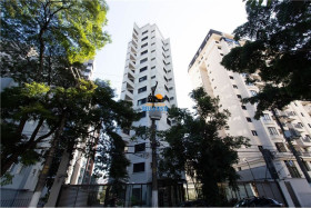Apartamento com 3 Quartos à Venda,  em Moema - São Paulo