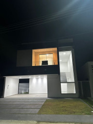 Casa com 3 Quartos à Venda,  em Ponta Negra - Manaus