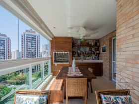 Apartamento com 4 Quartos à Venda, 450 m² em Brooklin - São Paulo