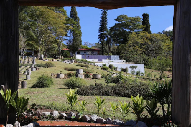Imagem Chácara com 8 Quartos à Venda,  em Jardim Santa Vitória (Canguera) - São Roque