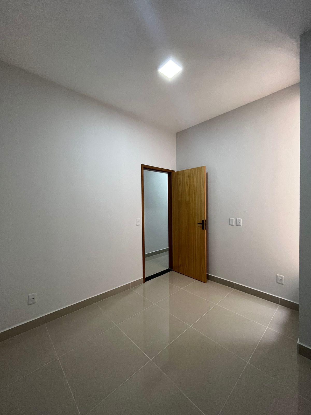 Imagem Casa com 3 Quartos à Venda, 108 m²em Parque João Braz - Cidade Industrial - Goiânia