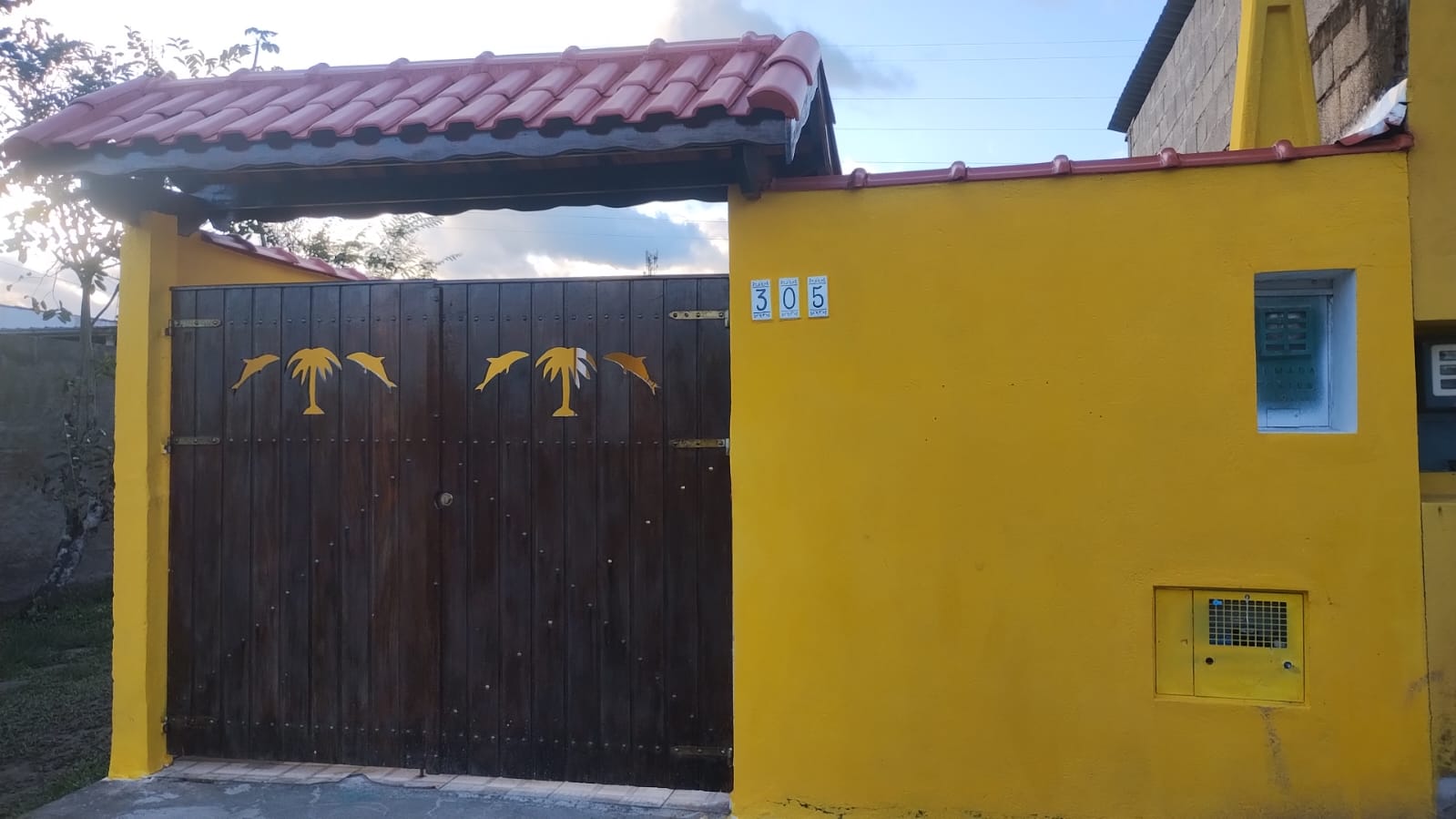 Casa com 2 Quartos para Temporada, em Peruíbe - Peruíbe