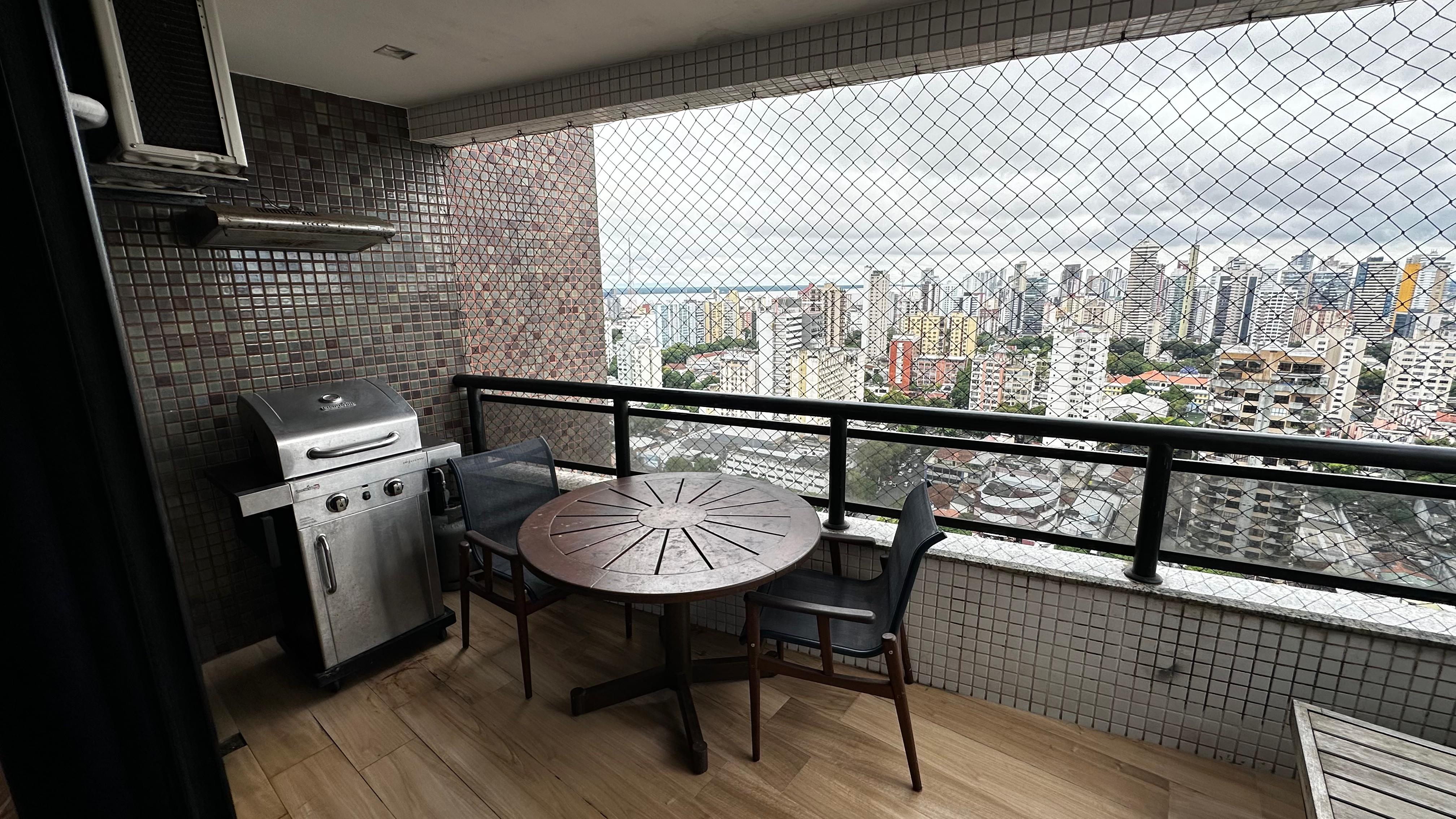 Imagem Apartamento com 3 Quartos à Venda, 151 m²em Batista Campos - Belém
