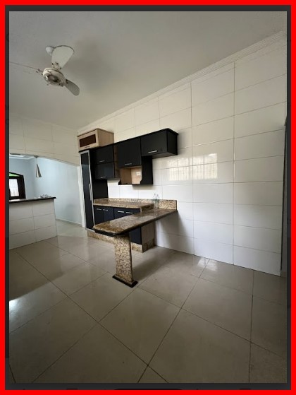 Imagem Casa com 2 Quartos à Venda, 100 m²em Guilhermina - Praia Grande