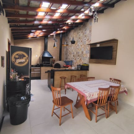 Imagem Casa com 2 Quartos à Venda, 216 m²em Jardim Marambaia - Jundiaí