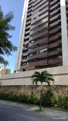 Imagem de fundo do condomínio Condomínio Camille Flammarion - Casa Forte - Recife - PE