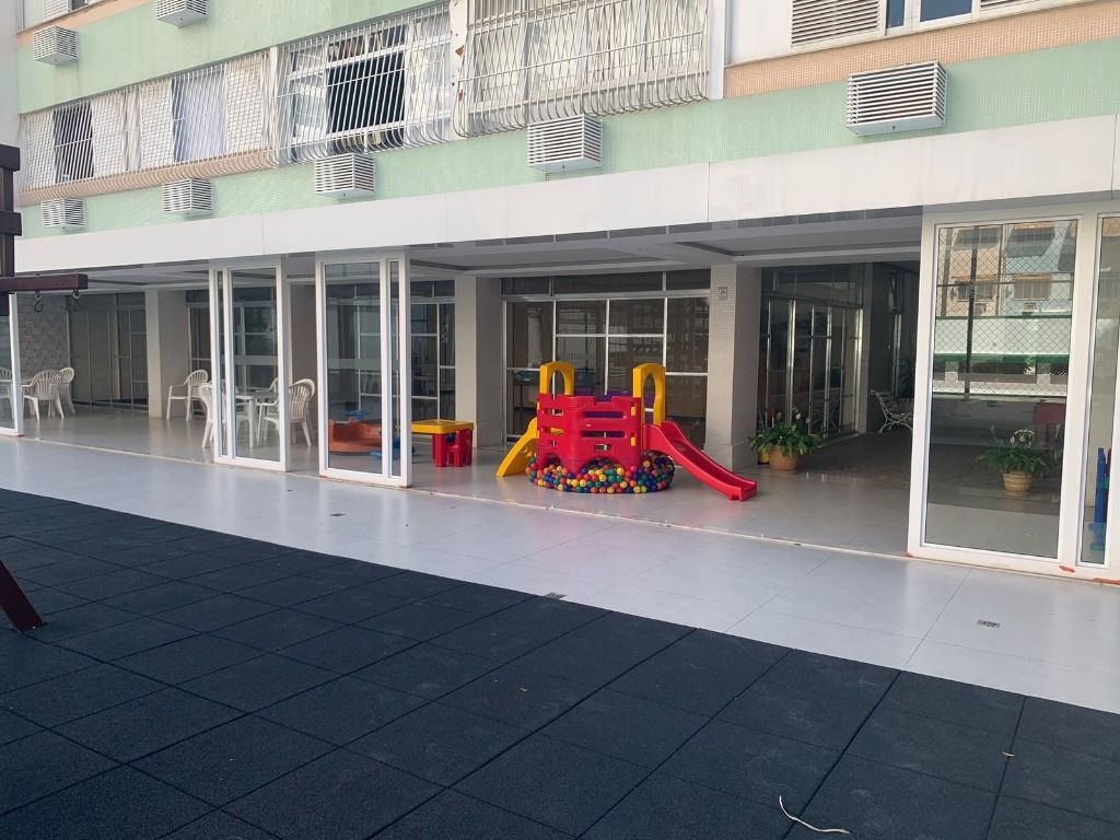 Imagem de fundo do condomínio Condomínio Comandante Vieira - Icaraí - Niterói - RJ