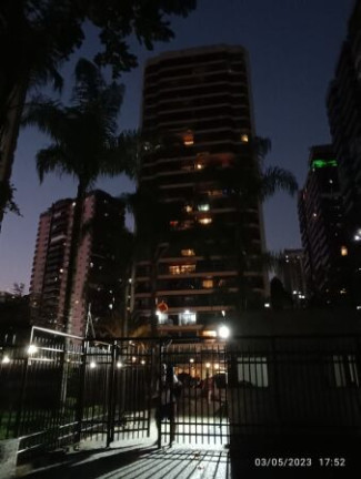 Imagem de fundo do condomínio Condomínio Spazio Barra - Barra da Tijuca - Rio de Janeiro - RJ