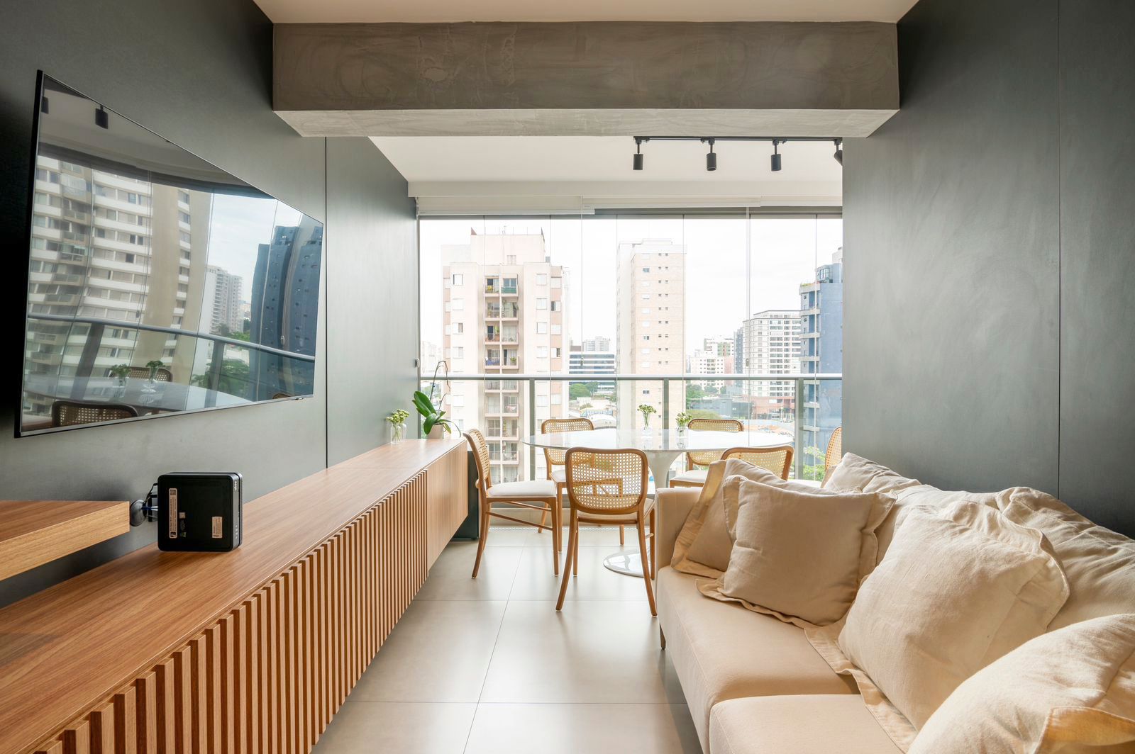 Imagem Apartamento com 2 Quartos à Venda, 72 m²em Campo Belo - São Paulo