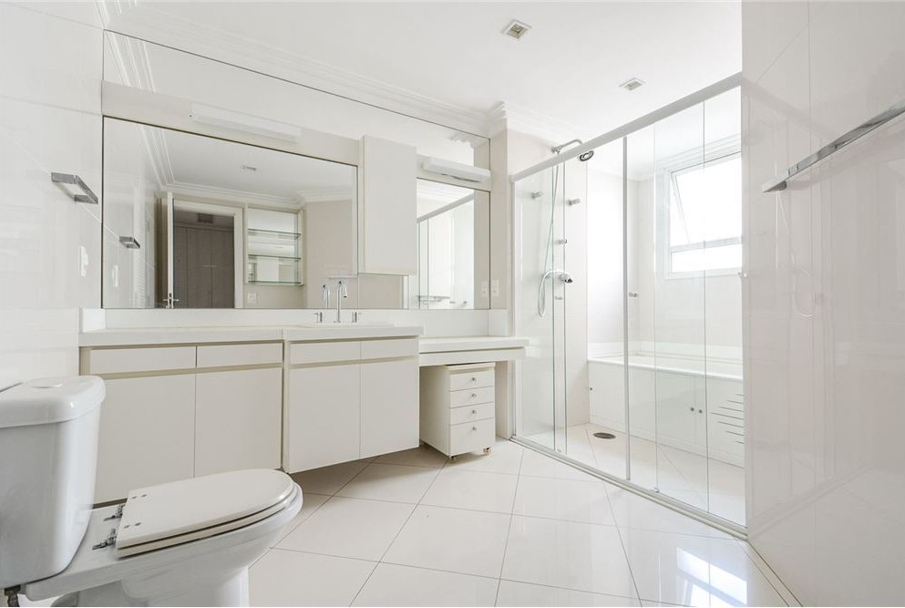 Imagem Apartamento com 3 Quartos à Venda, 235 m²em Brooklin Novo - São Paulo