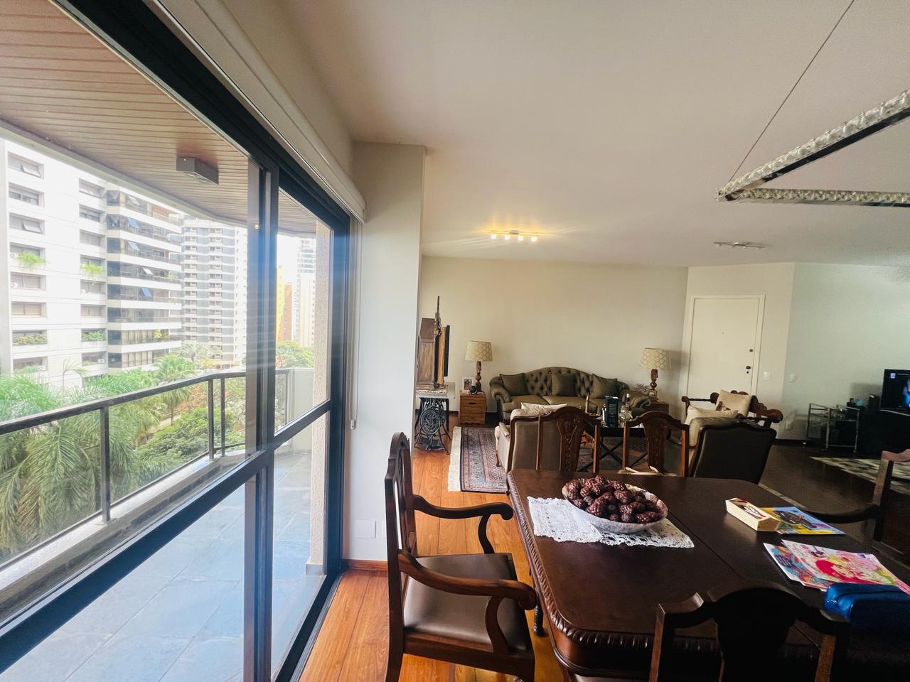 Foto do imóvel Apartamento com 4 Quartos à Venda, 167 m²em Cambuí - Campinas