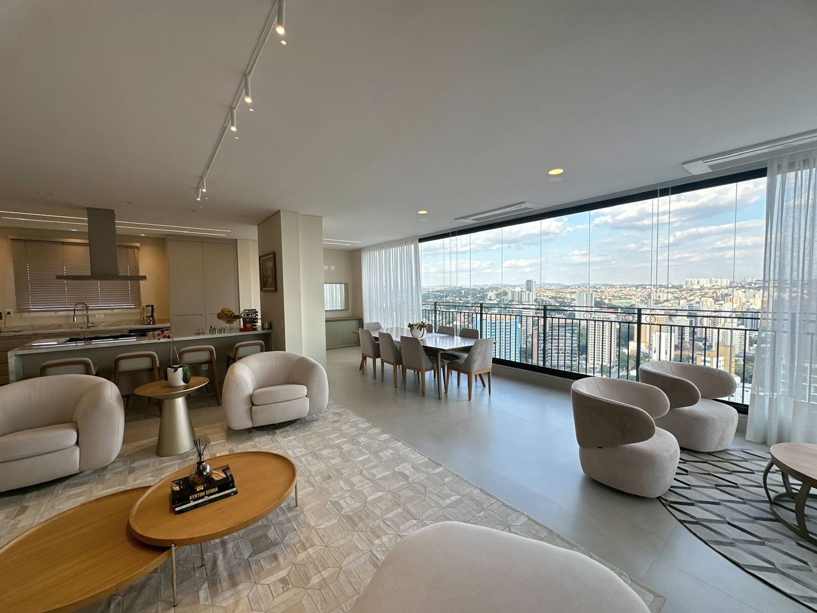 Foto do imóvel Apartamento com 3 Quartos à Venda ou Locação, 256 m² em Cambuí - Campinas
