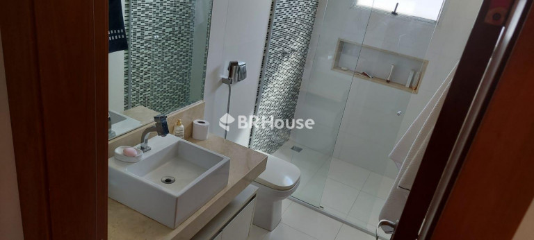 Imagem Casa de Condomínio com 4 Quartos à Venda, 402 m² em Jardim Itália - Cuiabá