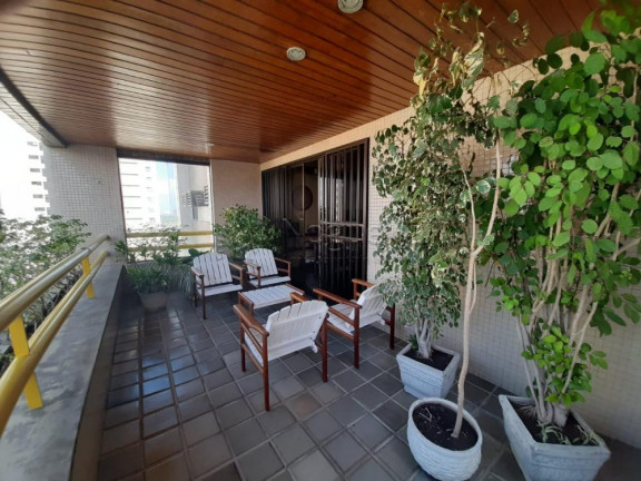Foto do imóvel Apartamento com 5 Quartos à Venda, 227 m² em Apipucos - Recife