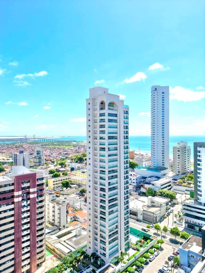Foto do imóvel Apartamento com 4 Quartos à Venda, 228 m²em Petrópolis - Natal