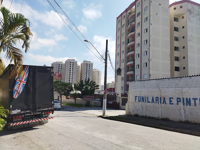 Imagem de fundo do condomínio Condomínio Versailhes - Parque Santo Antônio - Taubaté - SP