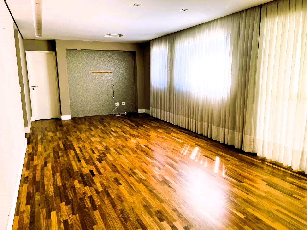 Imagem Apartamento com 3 Quartos à Venda, 137 m²em Vila Suzana - São Paulo