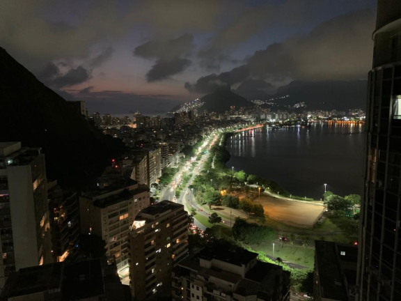 Imagem Apartamento com 2 Quartos à Venda, 92 m² em Copacabana - Rio de Janeiro