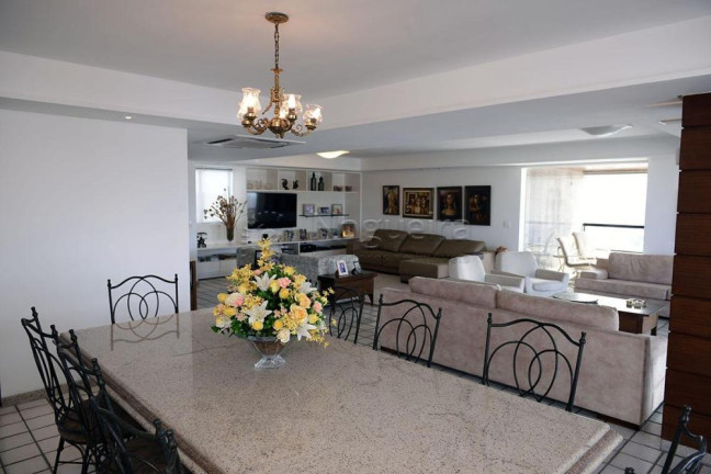 Foto do imóvel Casa com 4 Quartos à Venda, 393 m² em Casa Amarela - Recife