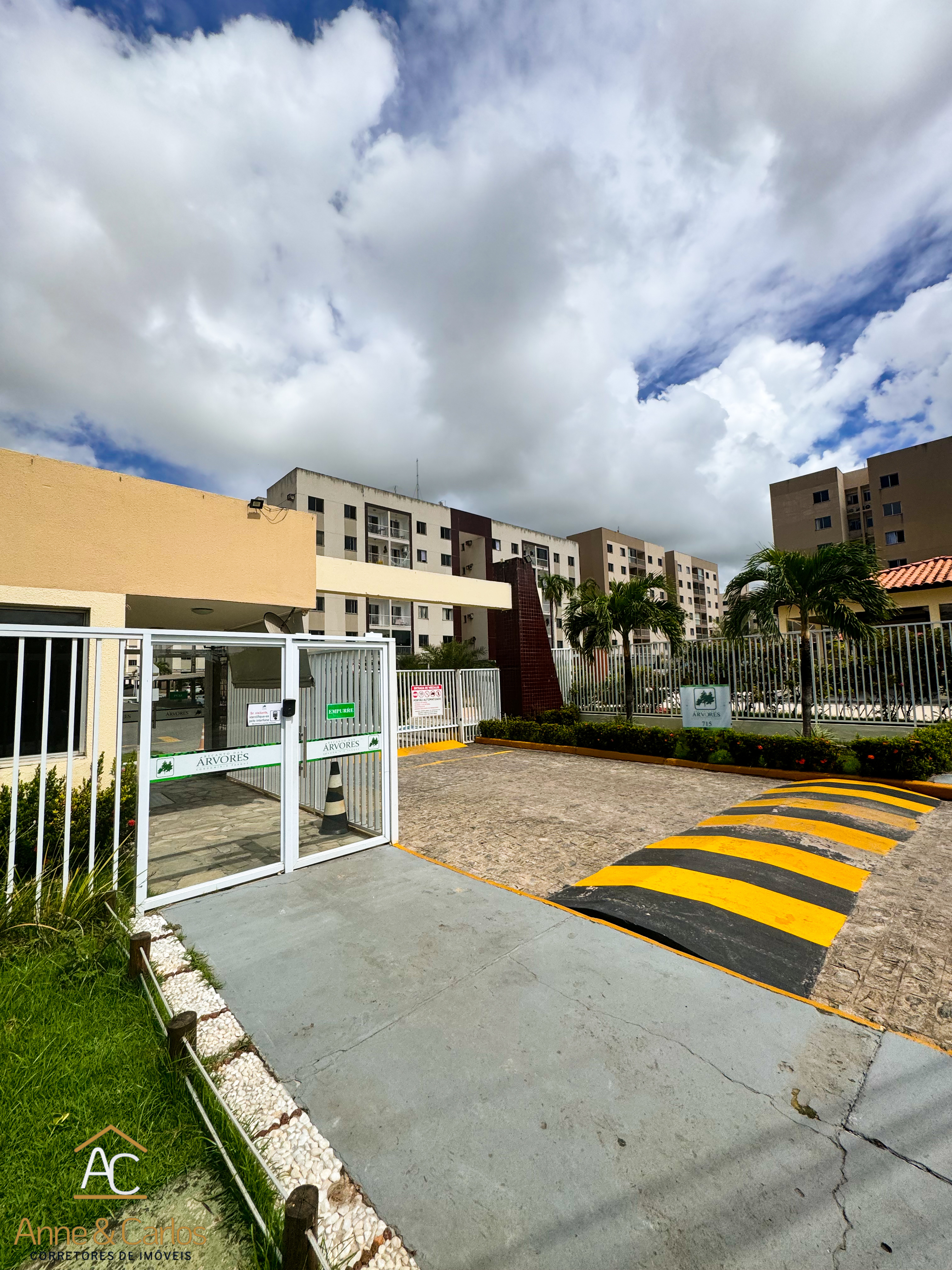 Imagem de fundo do condomínio Condomínio Condominio Recanto das Árvores - Jabotiana - Aracaju - SE