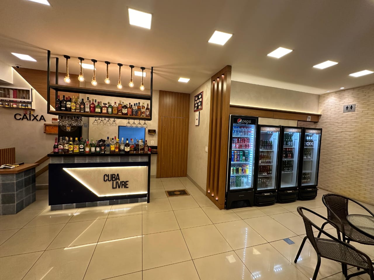 Foto do imóvel Ponto Comercial à Venda ou Locação, 325 m²em Praia de Itaparica - Vila Velha