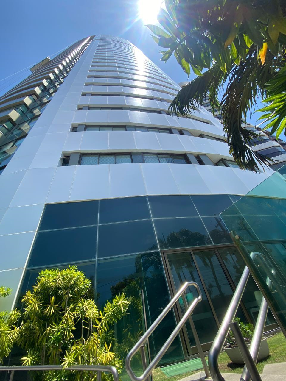 Foto do imóvel Apartamento com 4 Quartos à Venda, 200 m²em Pina - Recife