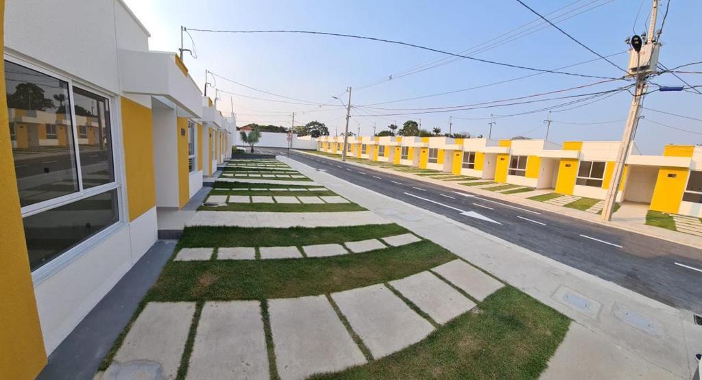 Imagem Casa de Condomínio com 2 Quartos à Venda ou Locação, 72 m²em Flores - Manaus