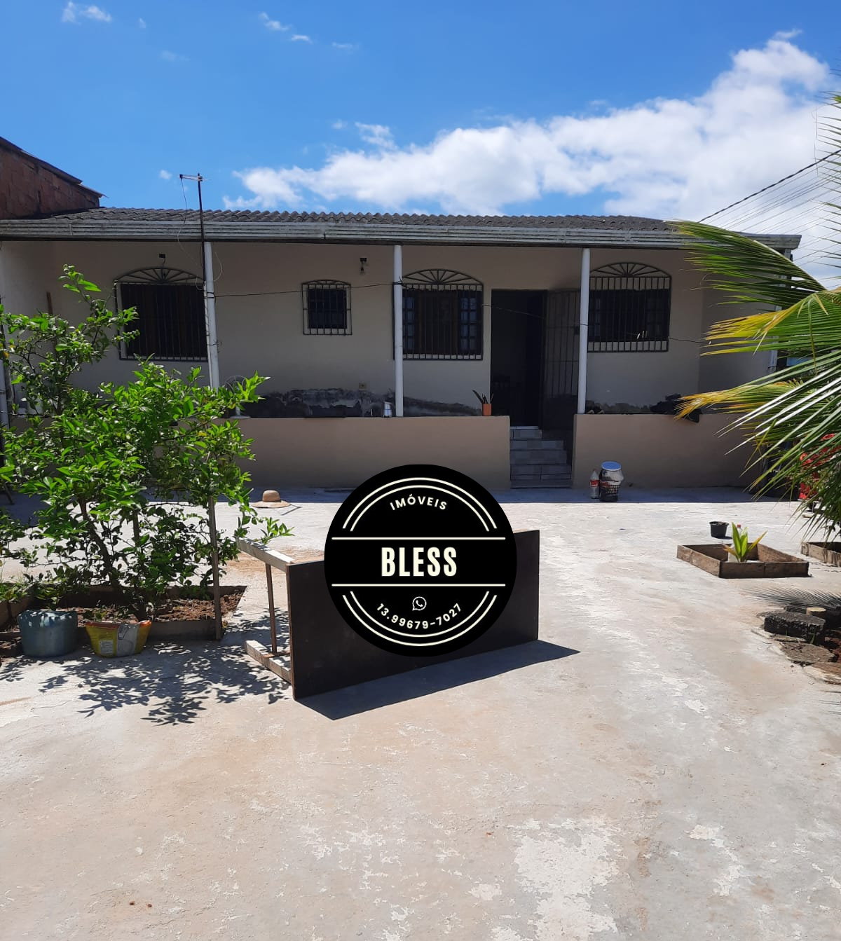 Casa com 1 Quarto à Venda, 300 m²em Peruíbe - PERUIBE