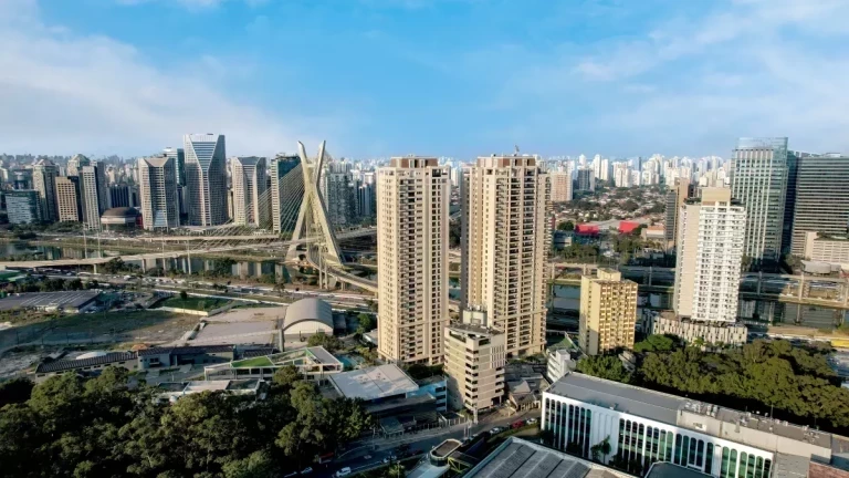 Foto do imóvel Apartamento com 4 Quartos à Venda, 233 m²em Real Parque - São Paulo