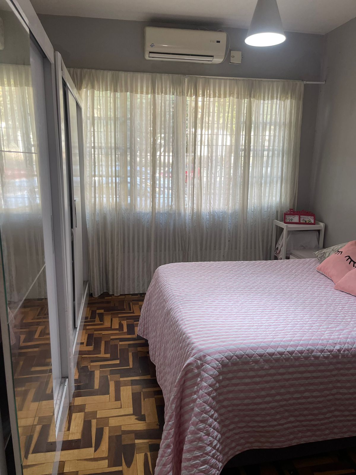 Imagem Apartamento com 2 Quartos à Venda, 68 m²em Vila Ipiranga - Porto Alegre