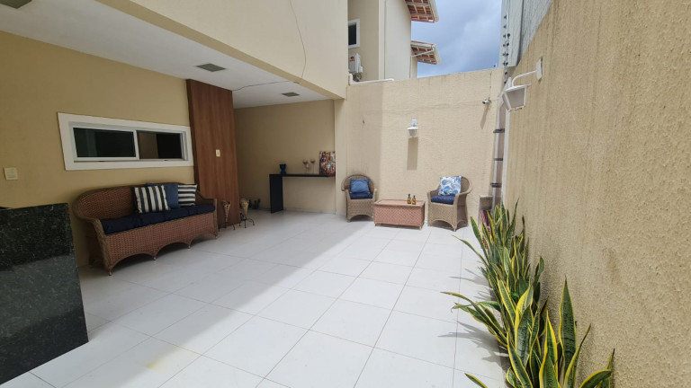 Imagem Casa de Condomínio com 3 Quartos para Alugar,  em Sapiranga-Coité - Fortaleza