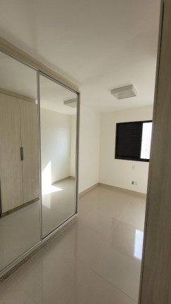 Imagem Apartamento com 3 Quartos à Venda,  em Setor Oeste - Goiânia