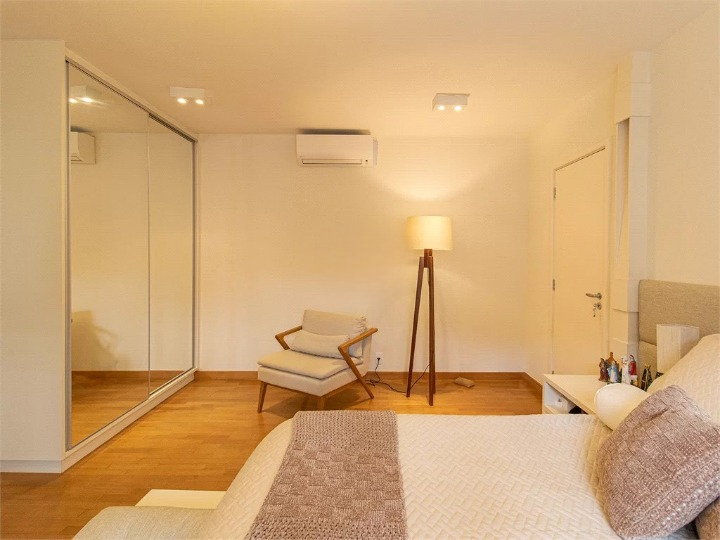 Imagem Apartamento com 3 Quartos à Venda, 161 m²em Vila Nova Conceição - São Paulo