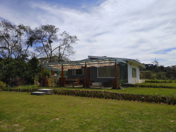 Imagem Chácara com 8 Quartos à Venda,  em Jardim Santa Vitória (Canguera) - São Roque