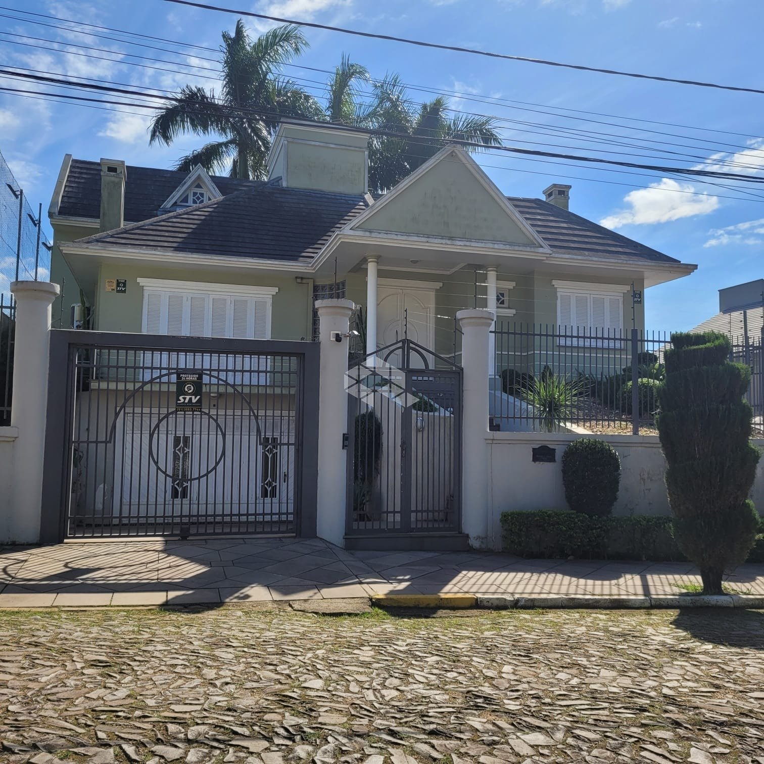 Imagem Casa com 3 Quartos à Venda, 294 m²em São José - São Leopoldo