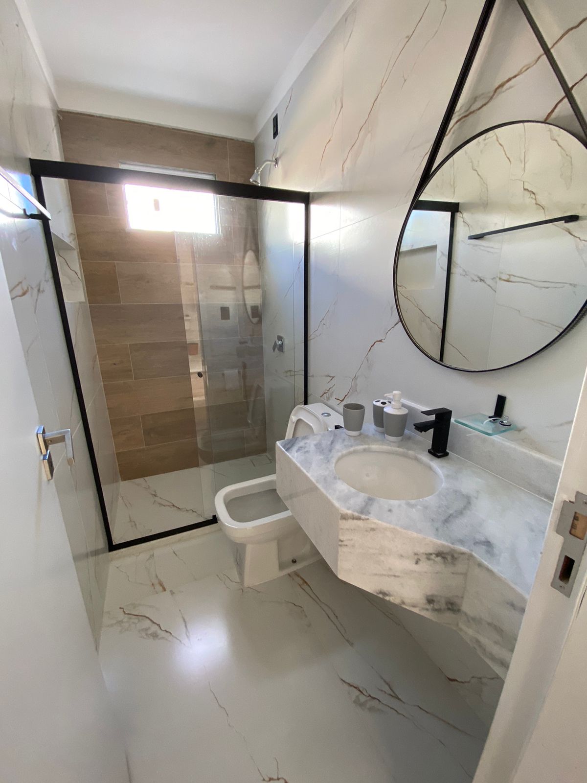 Imagem Casa de Condomínio com 5 Quartos para Alugar, 190 m²em Busca Vida (Abrantes) - Camaçari