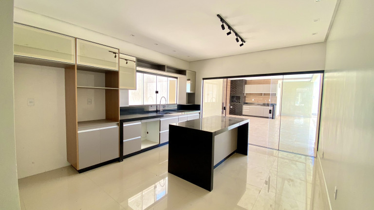 Imagem Casa de Condomínio com 4 Quartos à Venda,  em Setor Habitacional Vicente Pires - Brasília