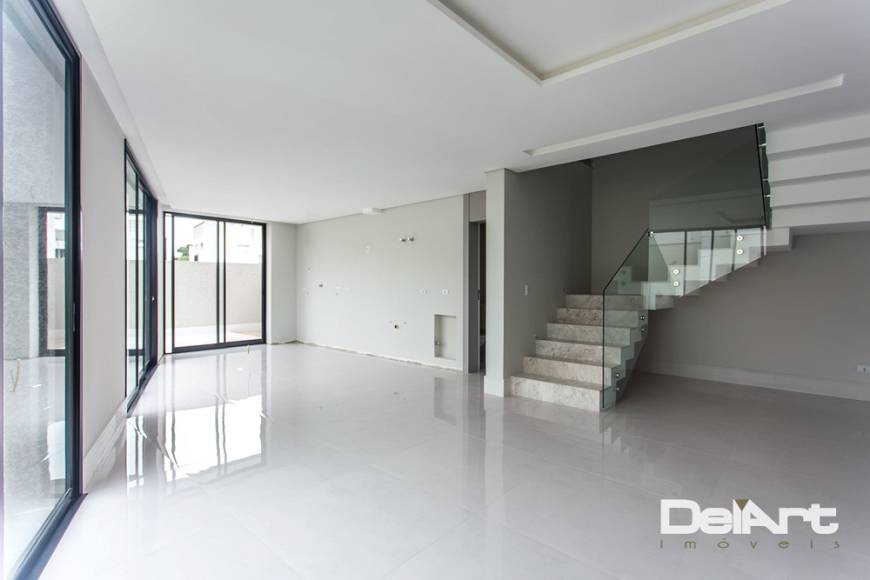 Imagem Casa de Condomínio com 3 Quartos à Venda, 227 m²em Uberaba - Curitiba