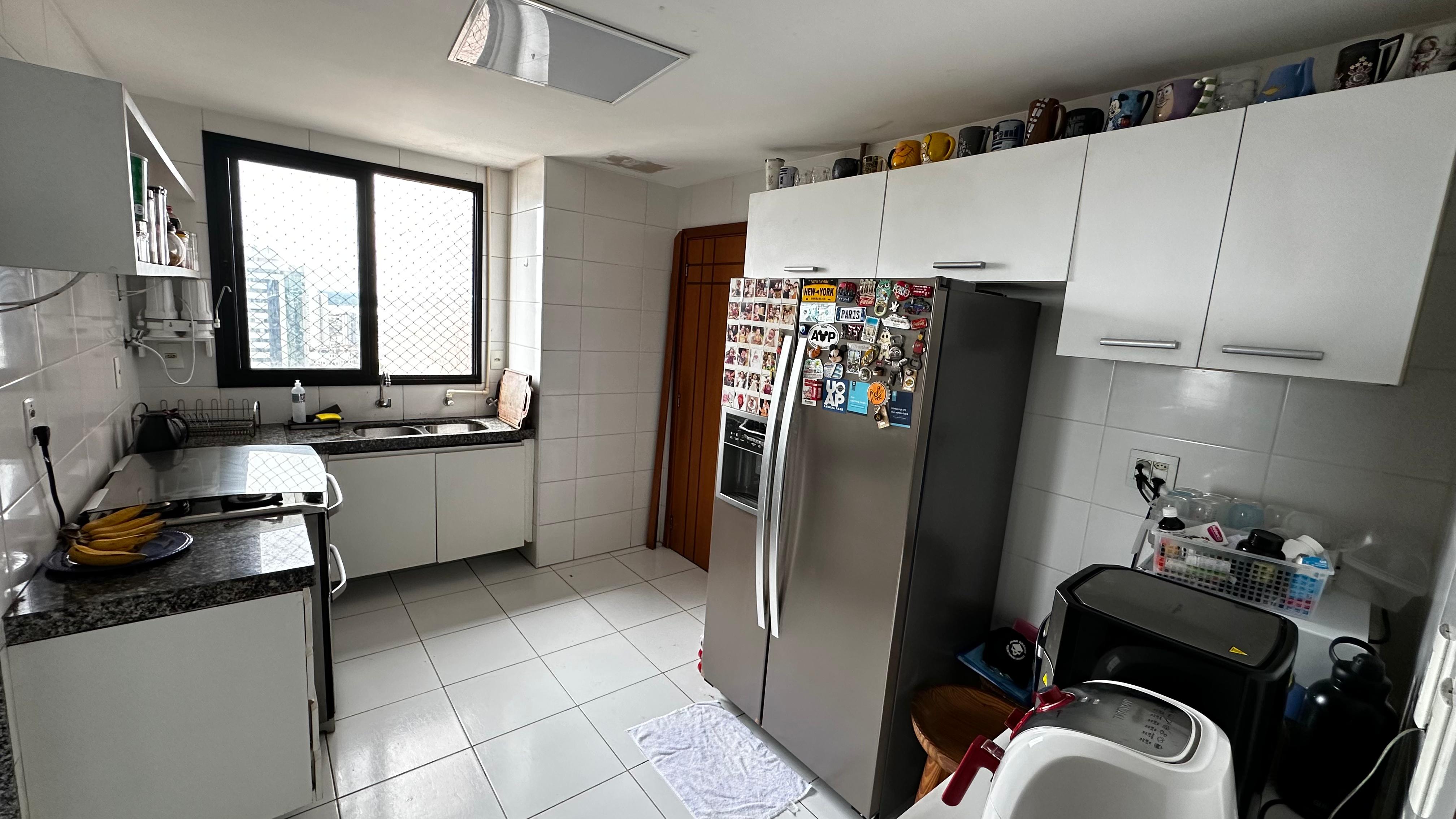 Imagem Apartamento com 3 Quartos à Venda, 151 m²em Batista Campos - Belém