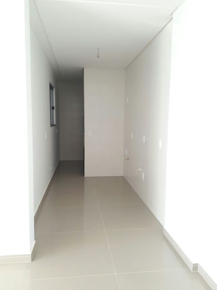 Imagem Apartamento com 2 Quartos à Venda, 70 m² em Lídia Duarte - Camboriú