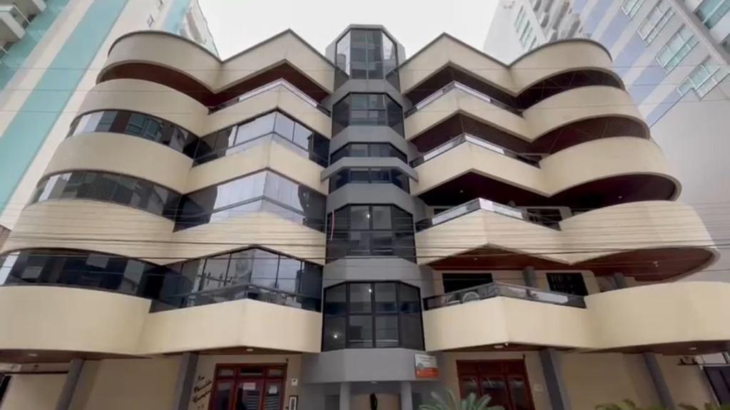 Imagem Apartamento com 3 Quartos à Venda, 135 m²em Meia Praia - Itapema