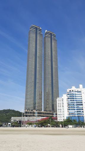 Imagem de fundo do condomínio Condomínio Yachthouse - Centro - Balneário Camboriú - SC