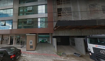 Imagem de fundo do condomínio Condomínio Atlantic House Residêncial - Meia Praia - Itapema - SC