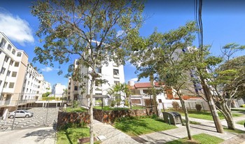 Imagem de fundo do condomínio Condomínio Conjunto Residêncial Edifício Village Saint Ettienne - Bacacheri - Curitiba - PR